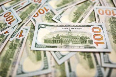 Makro çekim yeni bir 100 dolarlık banknot. 100 dolar faturaları arka plan