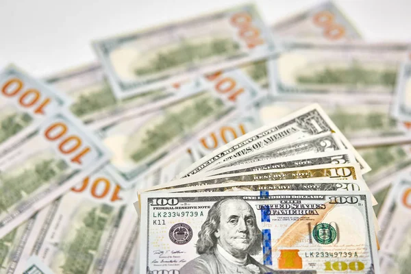 Farklı para birimleri ve nominal değerleri doları banknot banknotlar.
