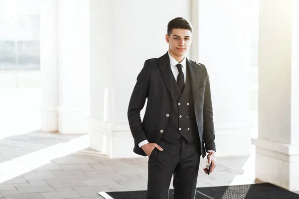 Portrait Young Businessman Smart Suit Outdoors — Stock Photo, Image