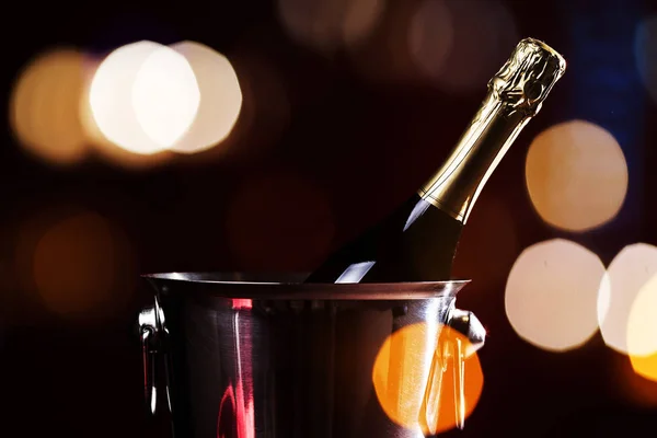 Şampanya Şişesi Köpüklü Şarap Şişe Buz Kovası Şampanya Soğutucu — Stok fotoğraf