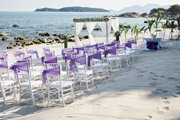 Ajustes Del Lugar Boda Playa Arena Blanca Playa Con Sillas — Foto de Stock