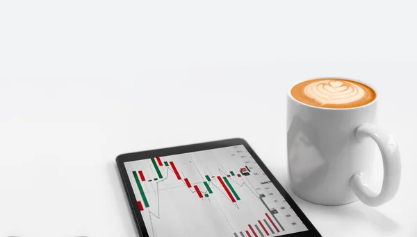 Oficina Trabajo Con Tableta Digital Con Gráfico Pantalla Una Taza — Foto de Stock