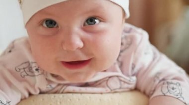 Bebek kamera görünümünü kapatmak atış