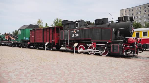 Alte Dampflokomotive, Eisenbahnmuseum Charkow in der Ukraine — Stockvideo