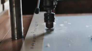 Yonga levhada geniş delik açma