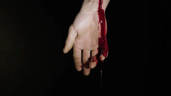 On the human hand, natural blood flows down — Stock Photo, Image