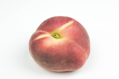 Beyaz bir arka plan üzerinde izole bütün nektarin meyve grubu. yararlı meyve. mevsim meyveleri.