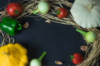 mevsim sebzeleri siyah alanı betonla ayarlayın