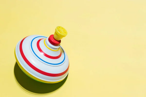 Çocuğun iplik üst Toy.Kids oyuncaklar. çocuklar için eğlence.