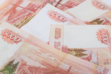 Beş bin ruble bill. Rus ruble. 5000 Rus banknot bir avuç yakın çekim. Rus kağıt para.