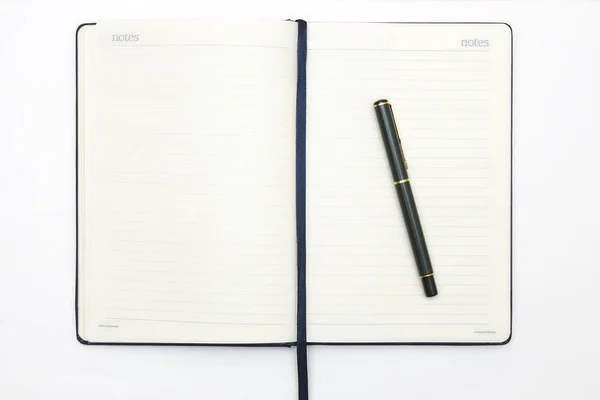 白を基調としたノートと鉛筆 ドローイング スケッチの要約背景 — ストック写真