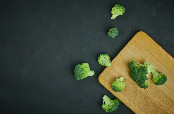 Segmentos Brócoli Verde Placer Cubo Pequeño Patrón Alimentación Saludable Sobre — Foto de Stock