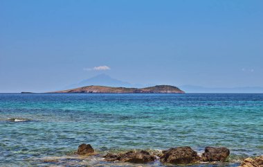 Taşöz sahil, Yunan Adası hava okyanus güzel görünümlerinde temizleyin.