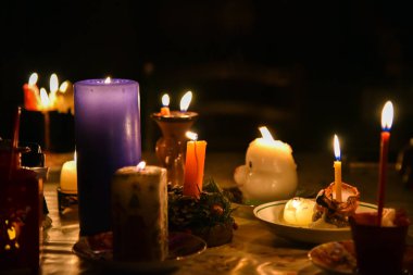 Kehanet ritüel gece birkaç farklı mum