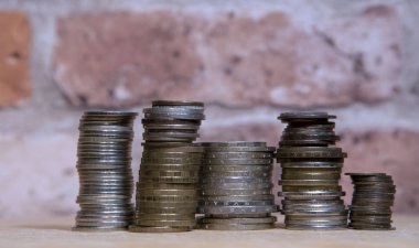 Sikke ve vintage bir tuğla yığını ters duvar