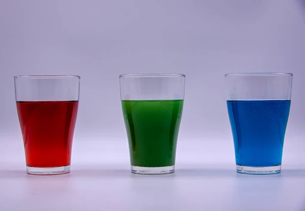 Три Стакана Воды Разного Цвета Rgb Color — стоковое фото