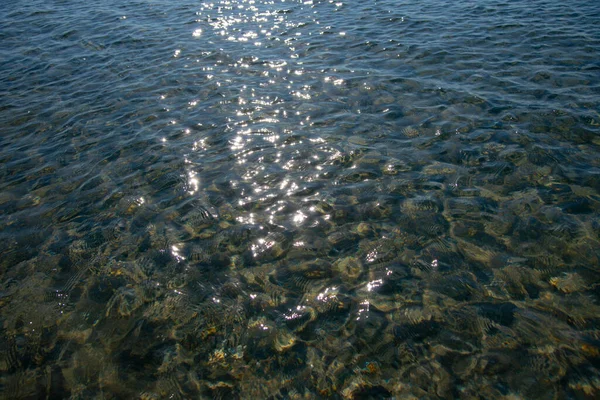 Vollständiger Rahmen Transparentes Meerwasser Von Der Sonne Beleuchtet Natürlicher Hintergrund — Stockfoto