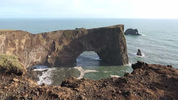 IJsland. Basalt rots in het zuiden van het land. — Stockvideo