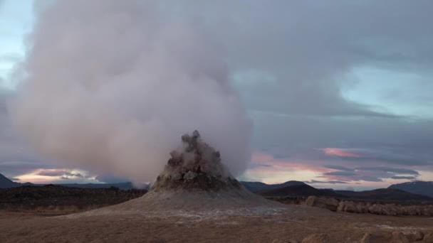 Iceland. Martian landscape with smoking fumaroles. — Stock Video