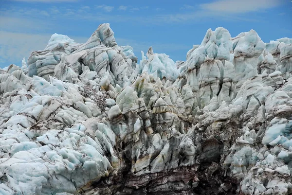 Russia. Kamchatka. Il cratere di un vulcano attivo . — Foto Stock