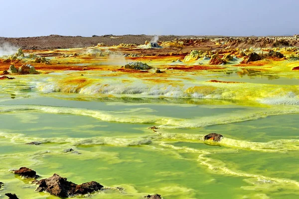 Etiopie. Lac Dallol, Éthiopie. Le paysage coloré du lac Dallol dans le cratère du volcan Dallol. Lac Dallol avec son soufre Images De Stock Libres De Droits