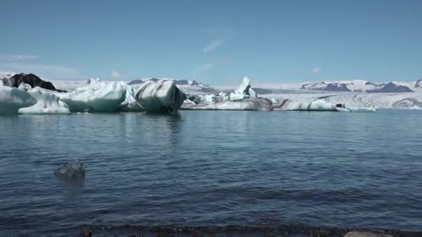Groenlandia. Hielo y icebergs del glaciar - increíble paisaje de la naturaleza ártica . — Vídeos de Stock