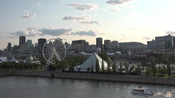 Canadá Montreal. Vista de la ciudad desde el río — Vídeo de stock