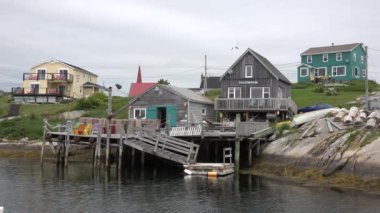 Kanada mı? Peggys Koyu Limanı, Nova Scotia .