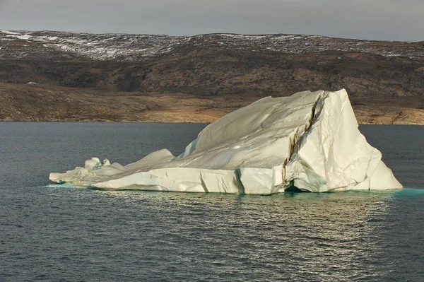 Des icebergs en dérive. Le réchauffement climatique. Changement climatique. Antarctique, Arctique. Groenland — Photo
