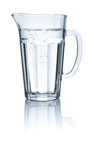 Krug Mit Wasser Auf Weißem Hintergrund — Stockfoto