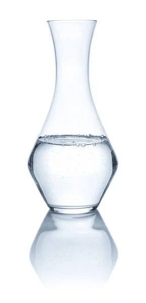 白色背景上有水的水瓶 — 图库照片