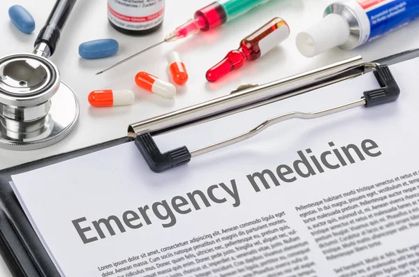 Texto Medicina Emergência Escrita Uma Área Transferência — Fotografia de Stock