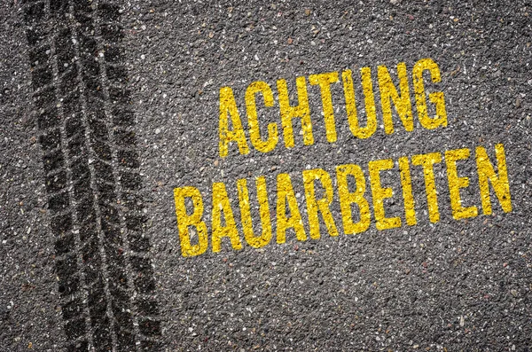 Lane Con Traduzione Tedesca Caution Road Work Achtung Bauarbeiten — Foto Stock