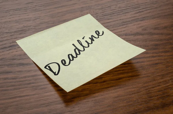Sticky note with the text Deadline — Stock Photo, Image