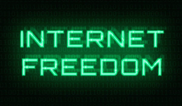 Código binario con las palabras libertad de Internet en el centro — Foto de Stock
