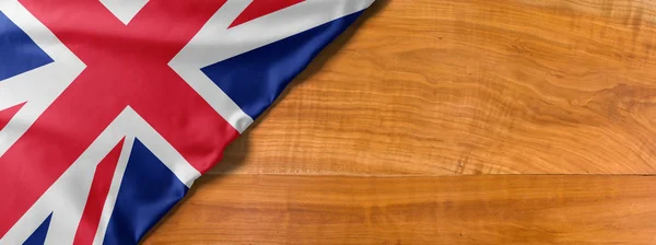 Bandera Nacional de Gran Bretaña sobre fondo de madera con copia — Foto de Stock