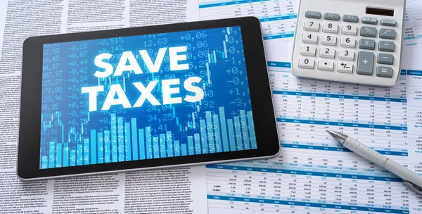 Une Tablette Avec Des Documents Financiers Économisez Les Taxes — Photo