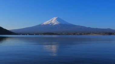 Mt.Fuji mavi gökyüzü göl Kawaguchi Japonya ile 2018/03/09