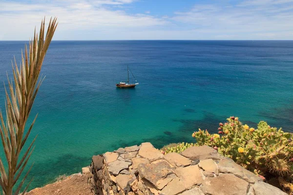 Vacker Kustlinje Över Atlanten Med Segelbåtar Morro Jable Fuerteventura Kanarieöarna — Stockfoto