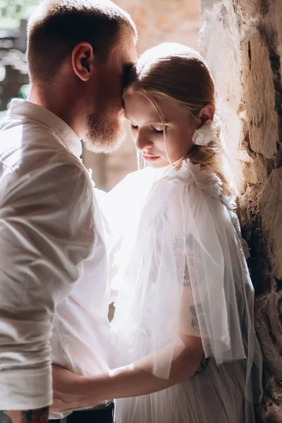 Close Portrait Attractive Young Cuddling Bride Groom — Stock Photo, Image