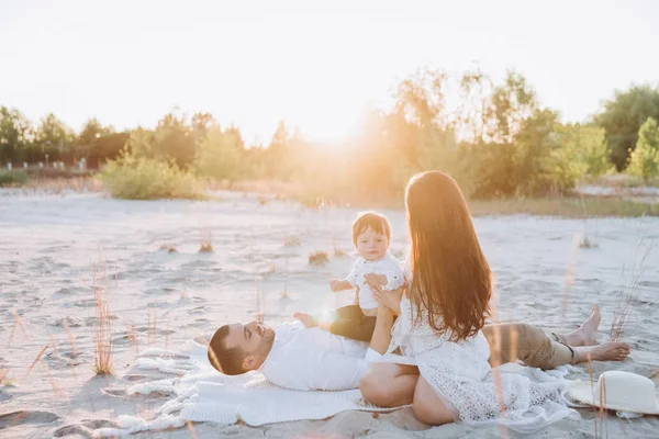 Happy Family Spending Time Son Beach Sunlight — Stock Photo, Image
