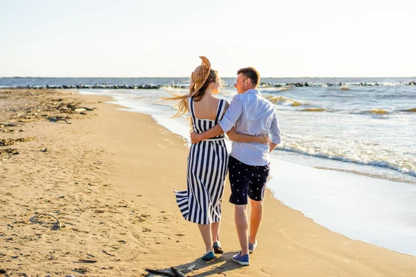 Rear View Affectionate Couple Walking Sandy Beach Summer Day — Stock Photo, Image