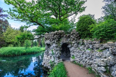Eski taş teslim olup bally schoenenwerd İsviçre park