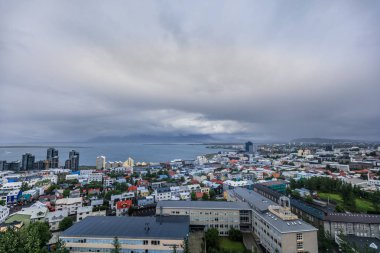 Havadan görünümü ile renkli şehir Reykjavik İzlanda evler