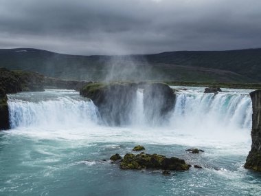 Ünlü godafoss kuzeyde bulunan İzlanda üzerinde en güzel şelaleler biridir