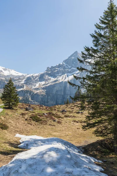 Panorama Vista Dos Alpes Caminho Coberto Neve Caminhadas Perto Kandersteg — Fotografia de Stock