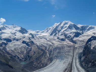 Ünlü Gorner buzul Alps İsviçre'deki ikinci en büyük buzul
