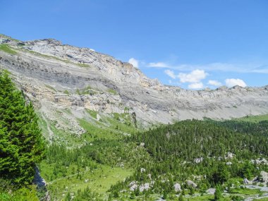 İsviçre, Europe Gemmi geçişte aracılığıyla yüksek dağ yolu üzerinde muhteşem manzara