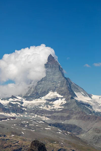 Luna Brillando Sobre Famoso Matterhorn Con Nubes Cielo Azul Hdr — Foto de Stock
