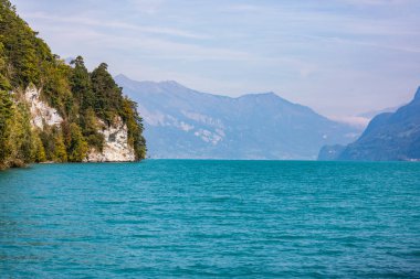 Turkuaz Gölü Brienz İsviçre üzerinden bir tekne görüntülemek
